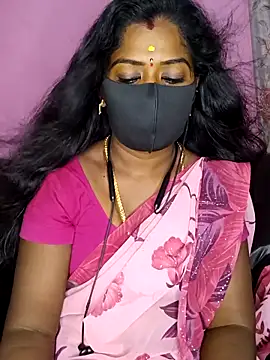 Snapshot of tamilammukuttyy chatting on 10/05/25, 06:45 tamilammukuttyy online show from 10/05/25, 06:45