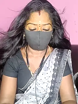 Snapshot of tamilammukuttyy chatting on 10/13/25, 02:33 tamilammukuttyy online show from 10/13/25, 02:33