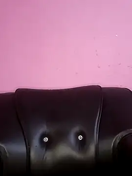 Snapshot of tamilammukuttyy chatting on 10/14/25, 02:23 tamilammukuttyy online show from 10/14/25, 02:23