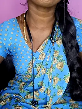 Snapshot of tamilammukuttyy chatting on 10/16/25, 05:30 tamilammukuttyy online show from 10/16/25, 05:30