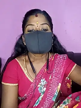 Snapshot of tamilammukuttyy chatting on 10/22/25, 02:12 tamilammukuttyy online show from 10/22/25, 02:12