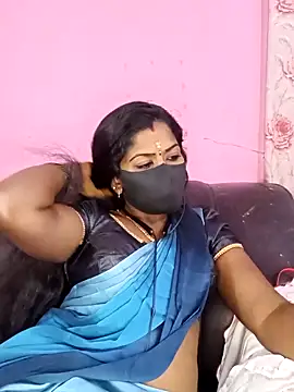 Snapshot of tamilammukuttyy chatting on 10/24/25, 05:15 tamilammukuttyy online show from 10/24/25, 05:15