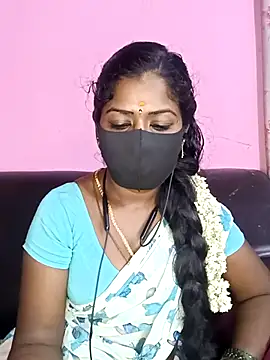 Snapshot of tamilammukuttyy chatting on 10/25/25, 09:42 tamilammukuttyy online show from 10/25/25, 09:42