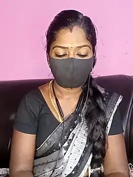 Snapshot of tamilammukuttyy chatting on 10/29/25, 09:05 tamilammukuttyy online show from 10/29/25, 09:05