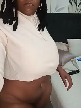 Snapshot of Creamy_Chocolatex chatting on 06/08/26, 05:30 Creamy Chocolatex online show from 06/08/26, 05:30