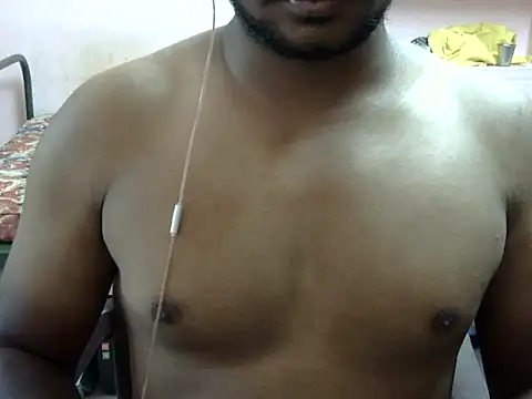 Snapshot of x_boyy_x chatting on 10/07/25, 04:20 x boyy x online show from 10/07/25, 04:20