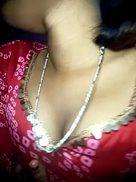 Snapshot of Hot_Mayra_ chatting on 11/12/25, 05:08 Hot Mayra online show from 11/12/25, 05:08