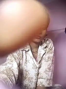 Snapshot of Hot_Mayra_ chatting on 11/18/25, 05:12 Hot Mayra online show from 11/18/25, 05:12