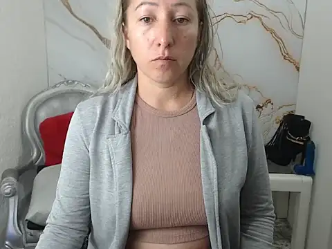 swetchrystal online show from 09/29/25, 12:54