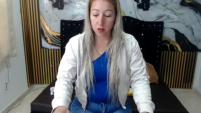 swetchrystal online show from 10/14/25, 04:08