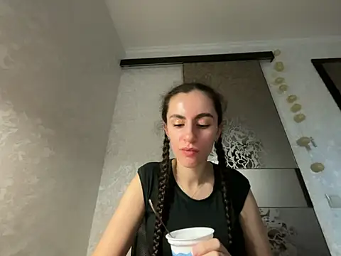 my Khaleesi online show from 09/11/25, 01:00