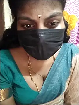 Snapshot of Nithiila chatting on 09/11/25, 09:20 Nithiila online show from 09/11/25, 09:20