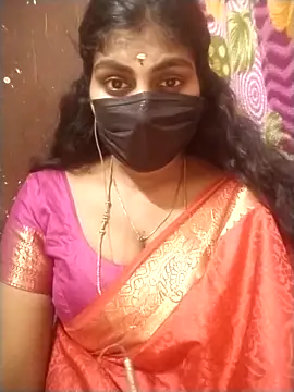 Snapshot of Nithiila chatting on 09/19/25, 07:10 Nithiila online show from 09/19/25, 07:10