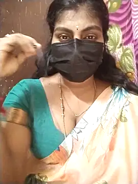 Snapshot of Nithiila chatting on 09/24/25, 02:31 Nithiila online show from 09/24/25, 02:31