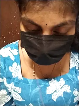 Snapshot of Nithiila chatting on 10/01/25, 11:38 Nithiila online show from 10/01/25, 11:38