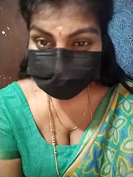 Snapshot of Nithiila chatting on 10/09/25, 03:59 Nithiila online show from 10/09/25, 03:59