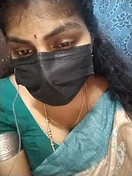 Snapshot of Nithiila chatting on 10/28/25, 07:23 Nithiila online show from 10/28/25, 07:23