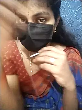 Snapshot of Nithiila chatting on 10/29/25, 08:05 Nithiila online show from 10/29/25, 08:05