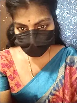 Snapshot of Nithiila chatting on 11/01/25, 05:09 Nithiila online show from 11/01/25, 05:09