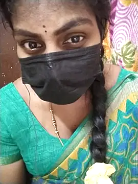 Snapshot of Nithiila chatting on 11/07/25, 06:13 Nithiila online show from 11/07/25, 06:13