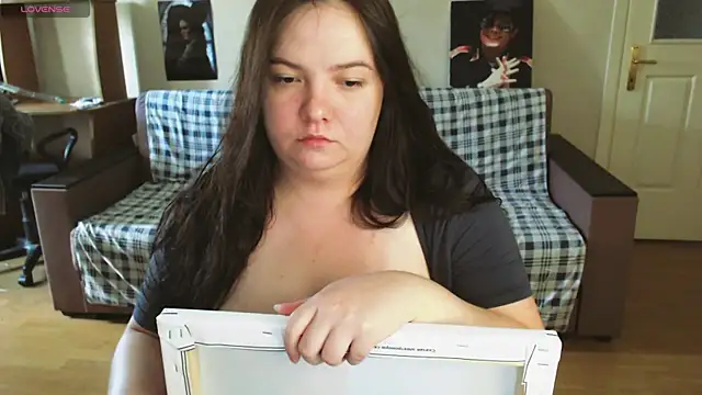 EmillyBones online show from 07/28/26, 08:54