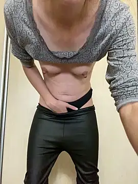 Snapshot of SophieDesire chatting on 10/20/25, 10:59 SophieDesire online show from 10/20/25, 10:59