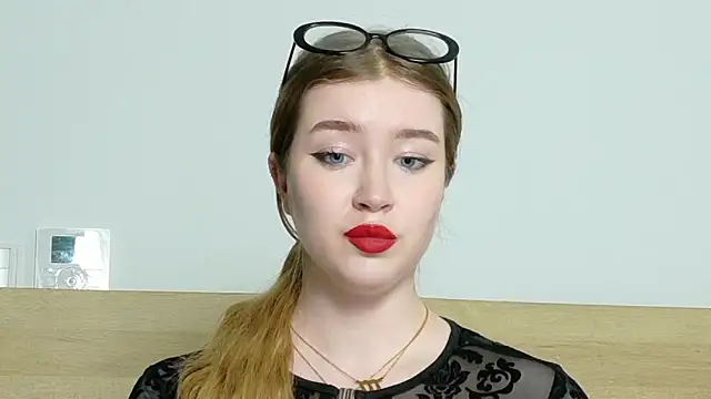 Rebecca Lace online show from 09/15/25, 01:33