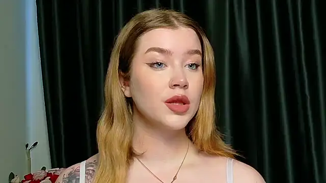 Rebecca Lace online show from 10/04/25, 01:03