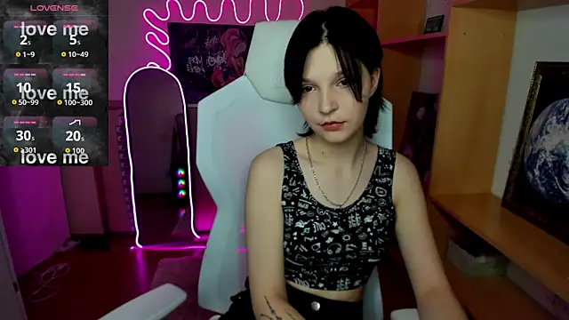 AudreyyKim online show from 10/26/25, 09:04