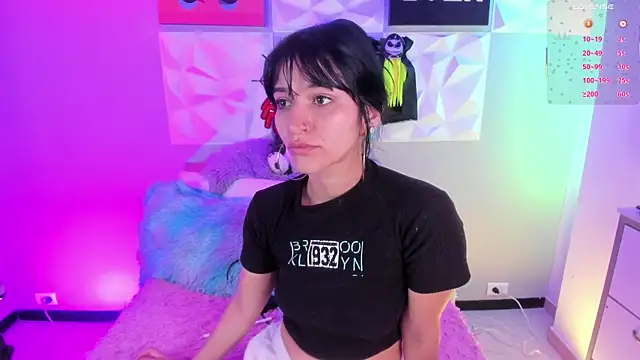 Snapshot of LindaWz_ chatting on 10/28/25, 03:54 LindaWz online show from 10/28/25, 03:54