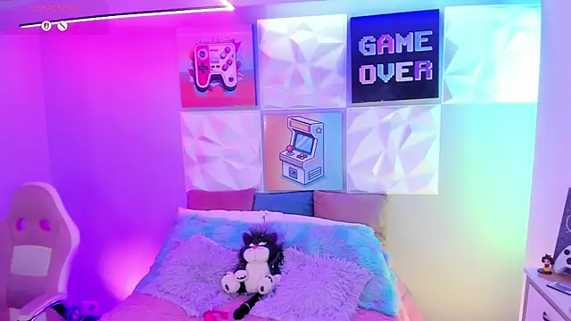 Snapshot of LindaWz_ chatting on 11/14/25, 04:11 LindaWz online show from 11/14/25, 04:11