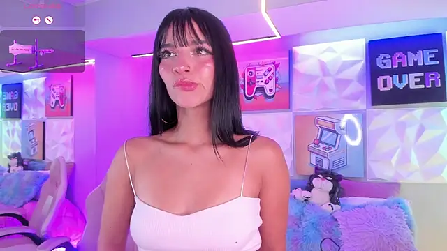 Snapshot of LindaWz_ chatting on 11/15/25, 04:21 LindaWz online show from 11/15/25, 04:21