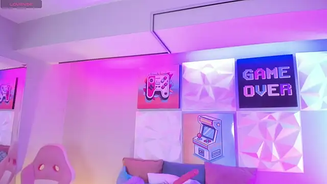 Snapshot of LindaWz_ chatting on 11/22/25, 04:33 LindaWz online show from 11/22/25, 04:33