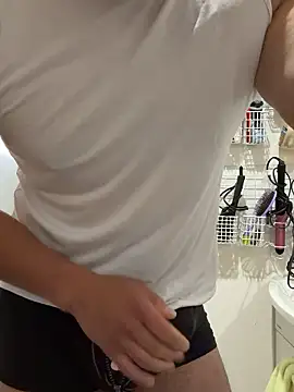 Snapshot of sukebegorilla chatting on 11/15/25, 01:03 sukebegorilla online show from 11/15/25, 01:03