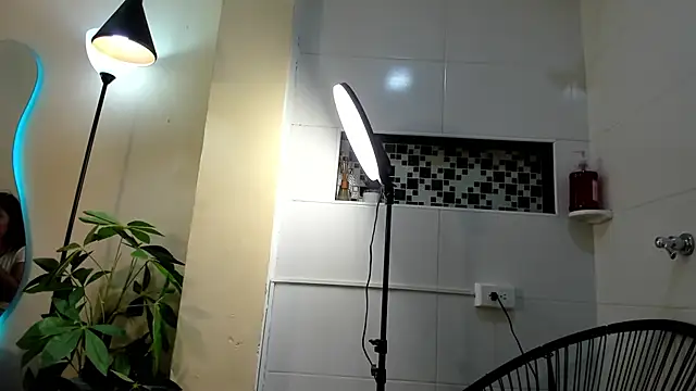 keila hott20 online show from 09/17/25, 12:51