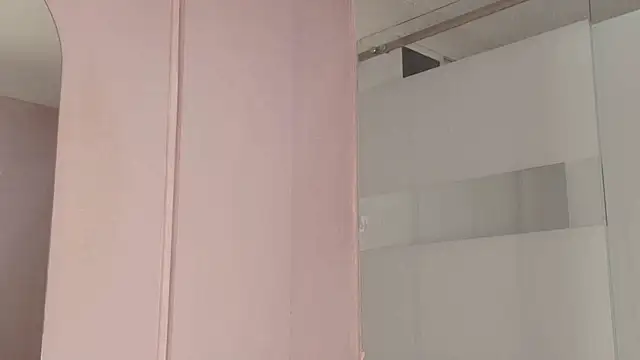 keila hott20 online show from 10/27/25, 01:42