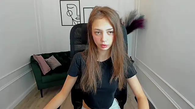 Snapshot of EmilyGraydis chatting on 10/09/25, 04:10 EmilyGraydis online show from 10/09/25, 04:10