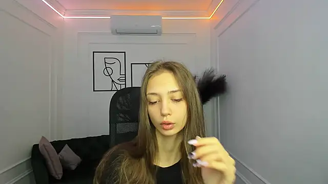 Snapshot of EmilyGraydis chatting on 10/14/25, 04:02 EmilyGraydis online show from 10/14/25, 04:02