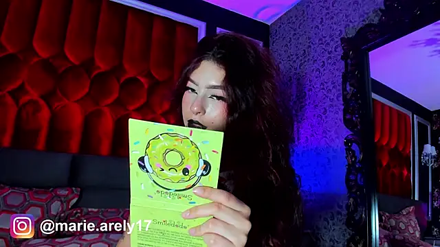 MarieArely online show from 10/28/25, 09:06