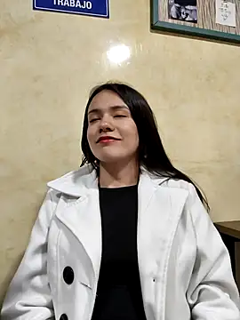 CHARLOTTE  05 online show from 09/17/25, 12:51