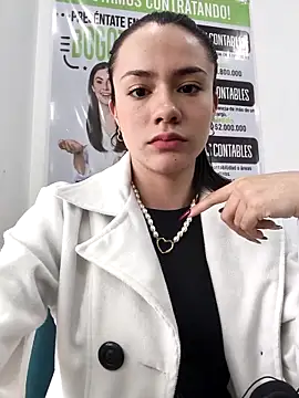 CHARLOTTE  05 online show from 11/14/25, 12:04