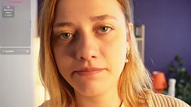 HollieCollelo online show from 09/13/25, 03:06