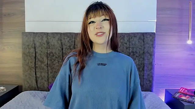 lilly blear  online show from 10/09/25, 03:37