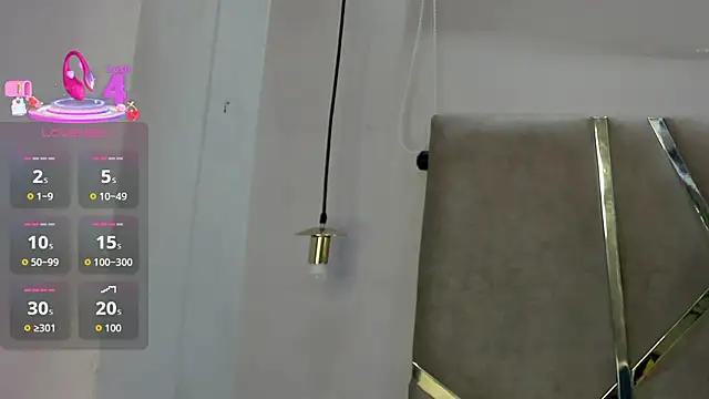 Snapshot of HunterHeat_ chatting on 10/12/25, 12:15 HunterHeat online show from 10/12/25, 12:15