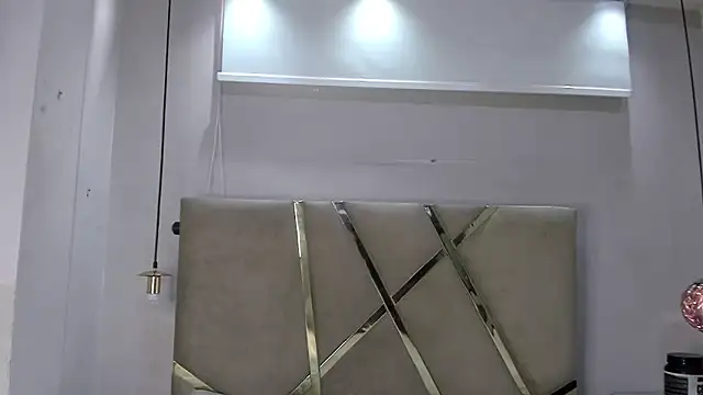 Snapshot of HunterHeat_ chatting on 10/31/25, 01:01 HunterHeat online show from 10/31/25, 01:01