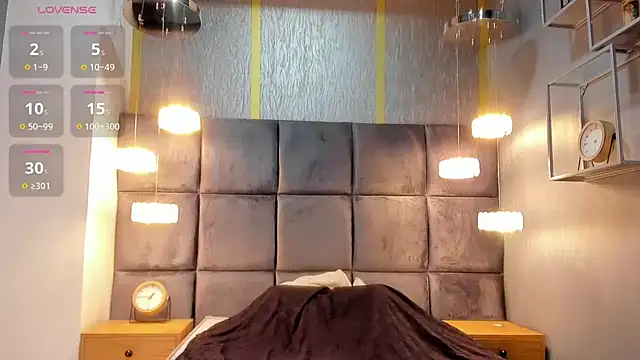 Snapshot of HunterHeat_ chatting on 11/20/25, 11:54 HunterHeat online show from 11/20/25, 11:54