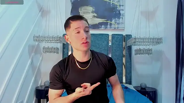 Snapshot of HunterHeat_ chatting on 12/05/25, 11:41 HunterHeat online show from 12/05/25, 11:41