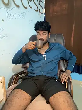 Snapshot of MeekBatgirl chatting on 11/13/25, 03:27 MeekBatgirl online show from 11/13/25, 03:27