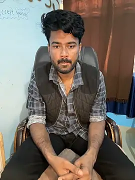 Snapshot of MeekBatgirl chatting on 11/21/25, 06:56 MeekBatgirl online show from 11/21/25, 06:56