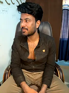 Snapshot of MeekBatgirl chatting on 11/28/25, 02:14 MeekBatgirl online show from 11/28/25, 02:14